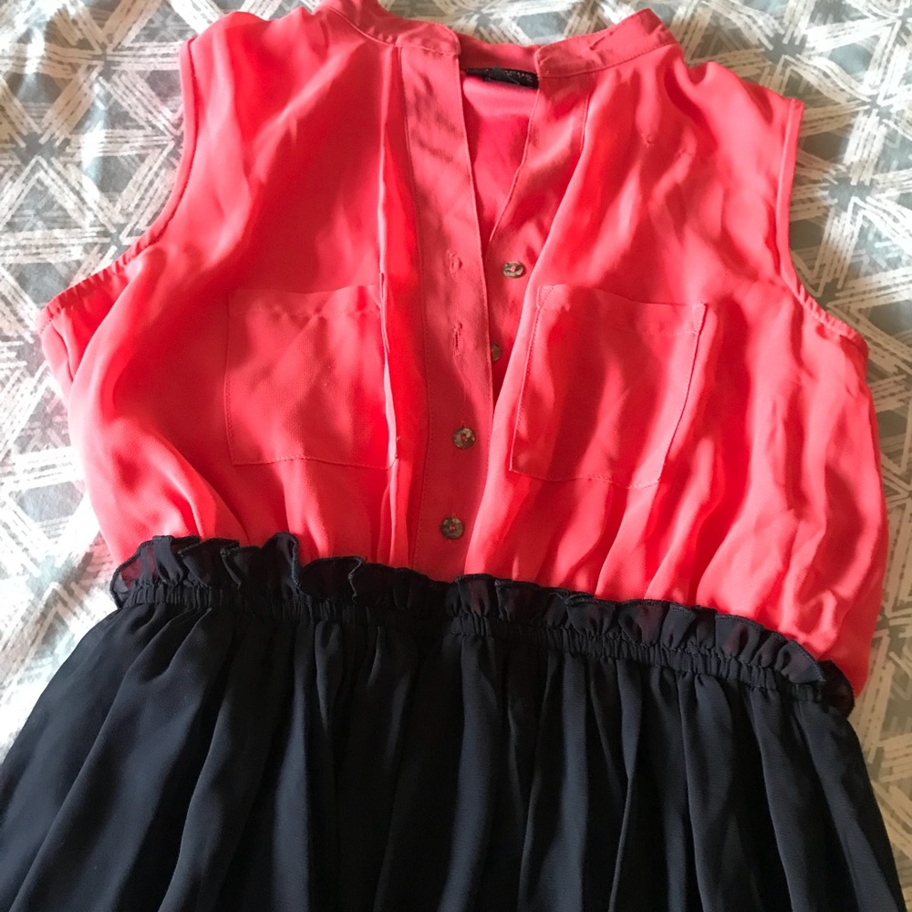 Colorblocked dress - Picture 2 of 3